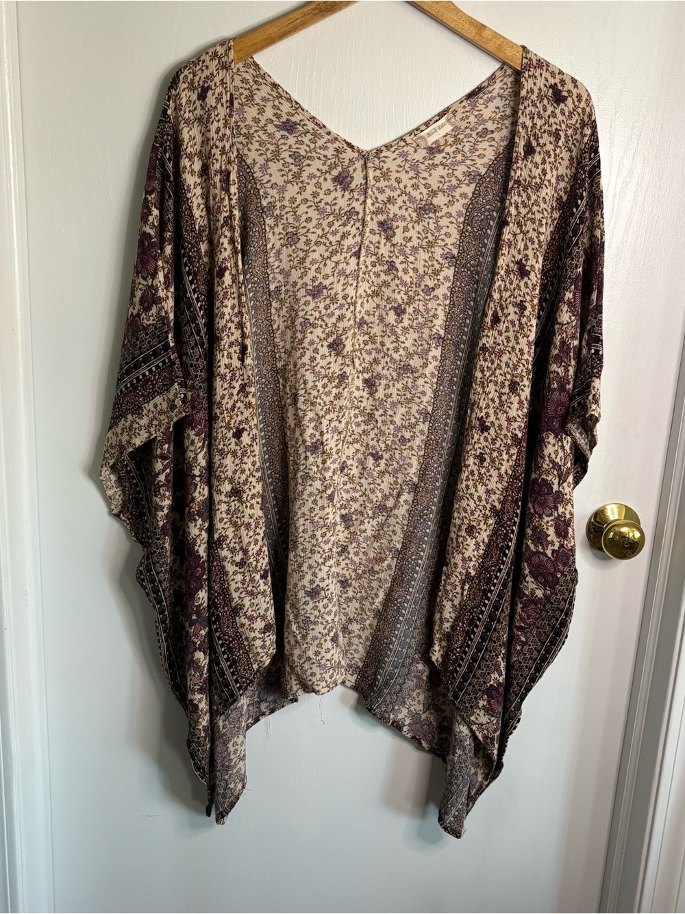 Altar'd State Floral Kimono Top V-Neck Pullover Beige Purple Size L CoverUp Boho